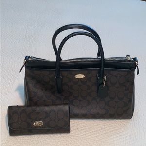 AUTHENTIC COACH PURSE W WALLET! ACCEPTING OFFERS!